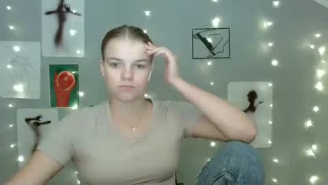 Snapshot of nana_new chatting on 09.17.25 Nana online show from 09.17.25