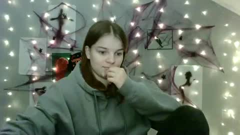 Snapshot of nana_new chatting on 10.03.25 Nana online show from 10.03.25