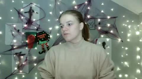 Snapshot of nana_new chatting on 10.13.25 Nana online show from 10.13.25