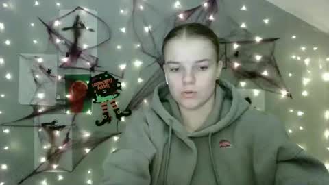 Snapshot of nana_new chatting on 10.15.25 Nana online show from 10.15.25