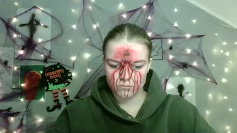 Snapshot of nana_new chatting on 10.28.25 Nana online show from 10.28.25