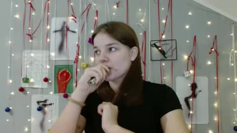 Snapshot of nana_new chatting on 11.10.25 Nana online show from 11.10.25