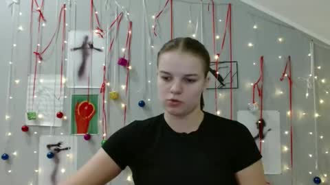 Snapshot of nana_new chatting on 11.28.25 Nana online show from 11.28.25