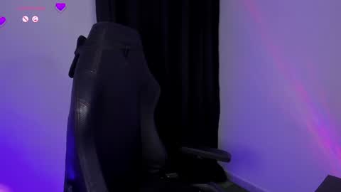 Snapshot of nanaleon chatting on 01.14.25 online show from 01.14.25