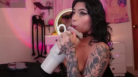 Snapshot of nanaleon chatting on 01.09.26 online show from 01.09.26