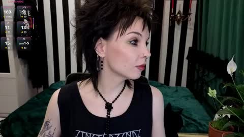 Snapshot of nancyaddams chatting on 11.28.25 Nancy online show from 11.28.25