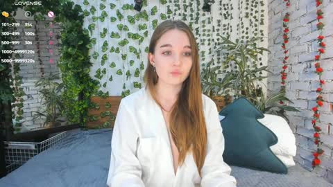 Snapshot of nancycaseys chatting on 02.08.25 Luna online show from 02.08.25