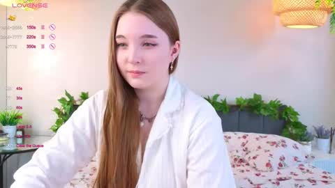 Snapshot of nancycaseys chatting on 10.11.25 Luna online show from 10.11.25