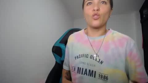 Snapshot of nanna_yoshi chatting on 01.12.25 nanna yoshi online show from 01.12.25