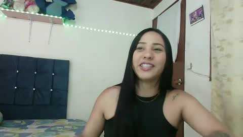Snapshot of naomi_sweet420 chatting on 01.20.25 Mia online show from 01.20.25