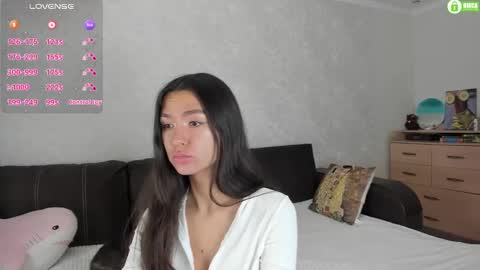 Snapshot of naomi_tara chatting on 12.11.24 Naomi online show from 12.11.24