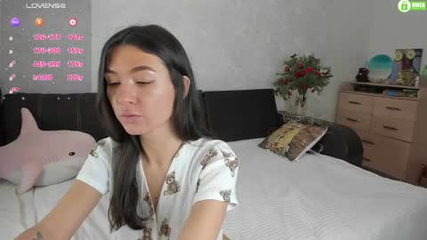 Snapshot of naomi_tara chatting on 12.23.24 Naomi online show from 12.23.24