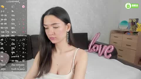 Snapshot of naomi_tara chatting on 02.20.25 Naomi online show from 02.20.25