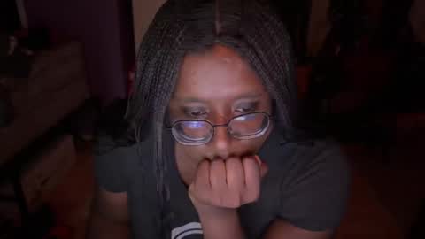 Naomi online show from 10.12.25