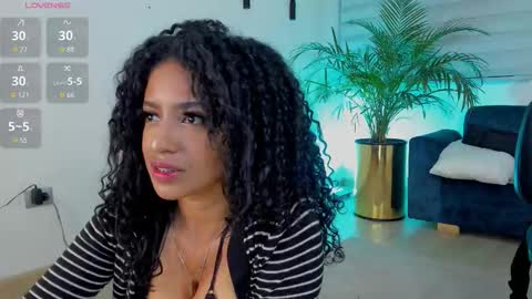 Snapshot of naomigarcia chatting on 11.27.25 Naomi online show from 11.27.25