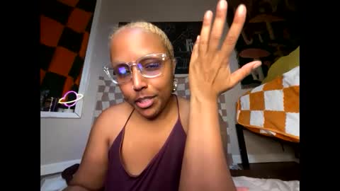 Naomigiirl6 online show from 12.14.24