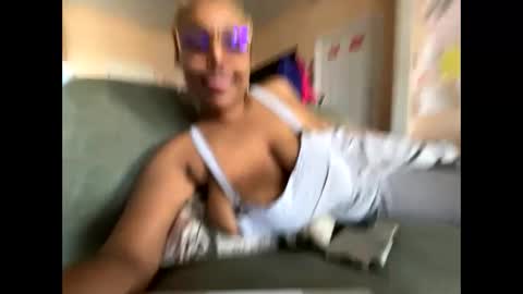 Naomigiirl6 online show from 01.26.25