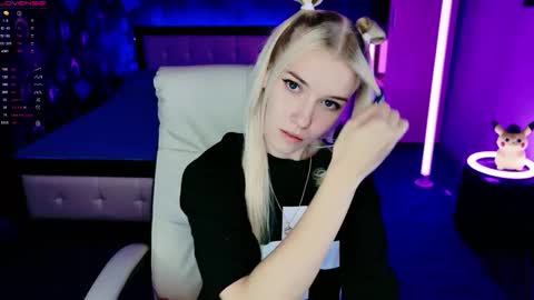 Snapshot of naomihita chatting on 11.02.25 naomihita online show from 11.02.25