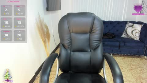 Naomi Campbell online show from 12.06.24