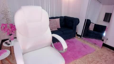 Naomi Campbell online show from 03.05.25