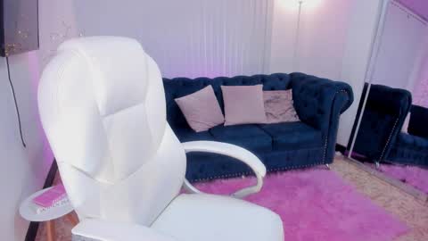 Naomi Campbell online show from 03.06.25