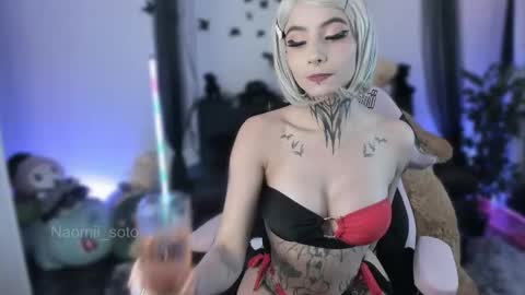 Naomi online show from 11.22.25