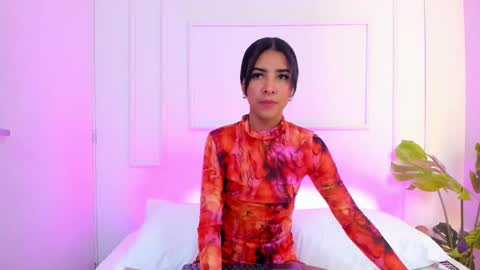 Snapshot of naomiklarc chatting on 12.04.25 Naomi Klarc online show from 12.04.25