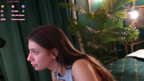 Snapshot of naomimur chatting on 12.15.25 Naomi online show from 12.15.25