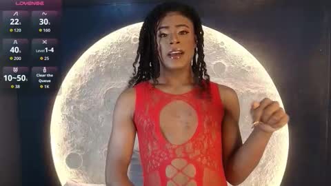 Snapshot of naomiqueents chatting on 12.15.25 Naomi Qeents online show from 12.15.25