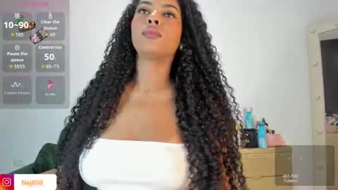 Snapshot of naomixjones1 chatting on 09.10.25 Naomi online show from 09.10.25