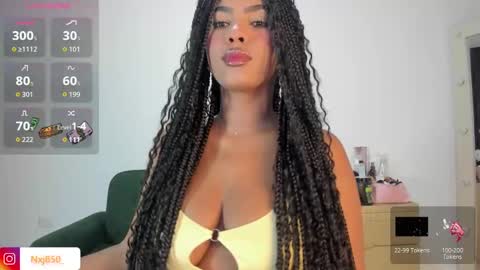 Snapshot of naomixjones1 chatting on 10.02.25 Naomi online show from 10.02.25