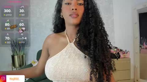 Snapshot of naomixjones1 chatting on 10.18.25 Naomi online show from 10.18.25