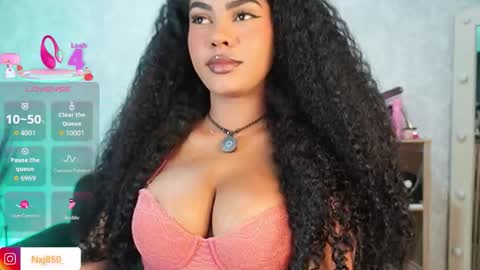 Snapshot of naomixjones1 chatting on 11.25.25 Naomi online show from 11.25.25