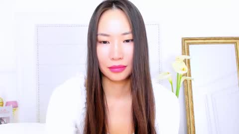 Snapshot of naomiyuu chatting on 03.11.25 Naomi online show from 03.11.25