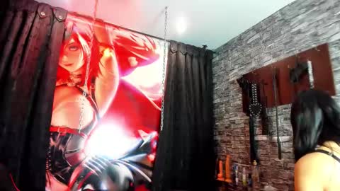 Snapshot of naomyangel chatting on 10.06.25 naomy online show from 10.06.25