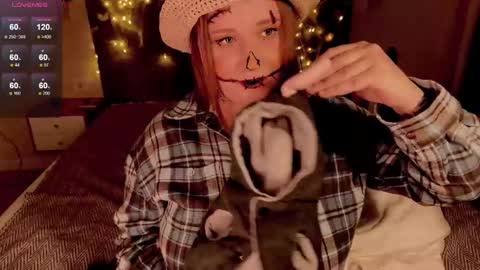 Naomy Rey online show from 10.31.25