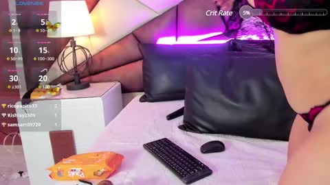 Snapshot of naomyrivera chatting on 02.15.25 nao online show from 02.15.25