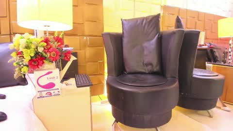 Snapshot of naomyrivera chatting on 10.10.25 nao online show from 10.10.25