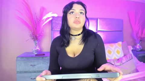 Naomy online show from 04.22.26