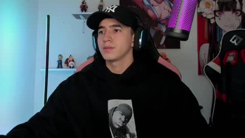 Snapshot of naranjo_seb chatting on 12.28.24 sebastian online show from 12.28.24