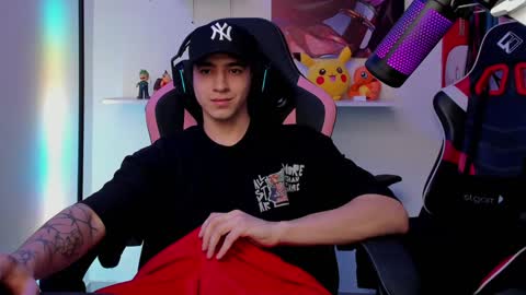 Snapshot of naranjo_seb chatting on 12.29.24 sebastian online show from 12.29.24