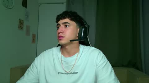 Snapshot of naranjo_seb chatting on 10.03.25 sebastian online show from 10.03.25