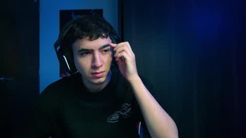 Snapshot of naranjo_seb chatting on 10.19.25 sebastian online show from 10.19.25