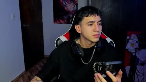 Snapshot of naranjo_seb chatting on 11.30.25 sebastian online show from 11.30.25