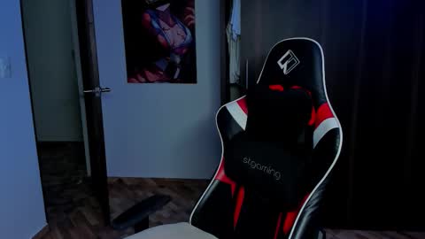 Snapshot of naranjo_seb chatting on 12.16.25 sebastian online show from 12.16.25