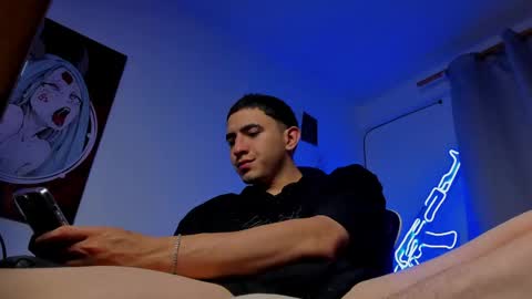 Snapshot of naranjo_seb chatting on 05.11.26 sebastian online show from 05.11.26