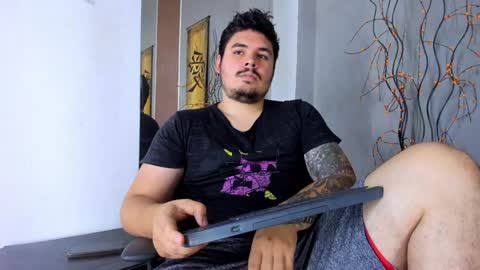 Snapshot of narciso_kh chatting on 12.02.24 deibyd online show from 12.02.24