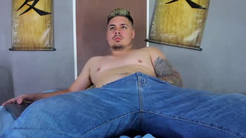 Snapshot of narciso_kh chatting on 12.04.24 deibyd online show from 12.04.24