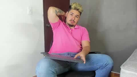 Snapshot of narciso_kh chatting on 12.18.24 deibyd online show from 12.18.24