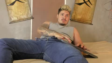 Snapshot of narciso_kh chatting on 12.22.24 deibyd online show from 12.22.24